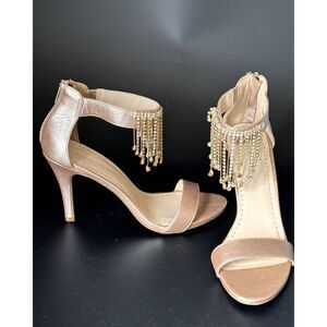 ADRIENNE VITTADINI CHAMPAGNE GALA-1 FRINGED ANKLE STRAP HEELS WOMEN'S US Sz 9